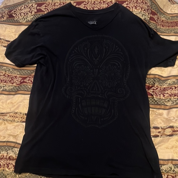 💀SUGAR SKULL GREY BLACK ON BLACK SHIRT DAY OF THE DEAD - Picture 1 of 5